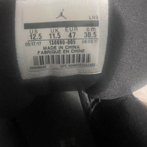 Jordan Black and Gray Athletic Shoes Retro 12 Dark Grey Authentic - Picture 3 of 9